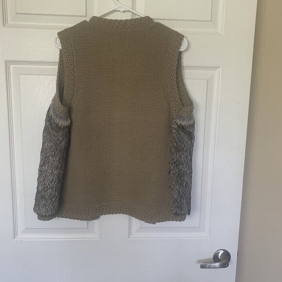 Ann Taylor Womens Sweater Vest Size Medium Knitted Brown Faux Fur Open Front - Picture 4 of 8